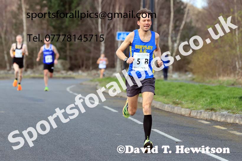 Senior mens 2024 Elswick Harriers Good Friday Relays, Newburn, Newcastle Upon Tyne  Photo: David T. Hewitson/Sports for All Pics